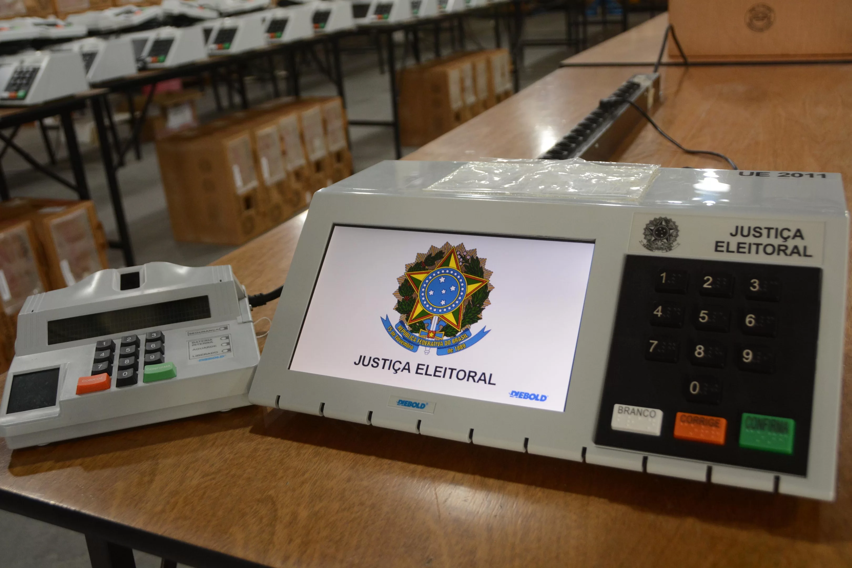 Bahia recebe mil urnas eletrônicas para Eleições Municipais de 2024