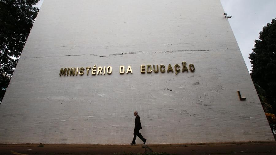 MEC publica edital para concurso com 220 vagas