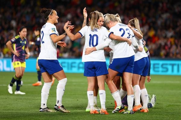 Inglaterra vira para cima da Colômbia e está na semifinal da Copa do Mundo