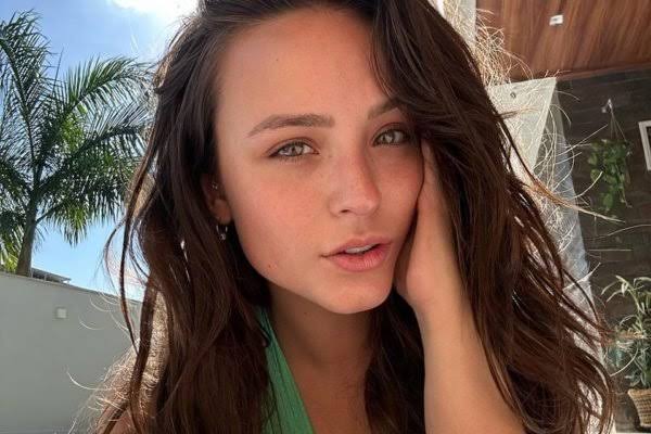 Larissa Manoela revela por que rompeu com os pais: 'não sabia o que recebia'