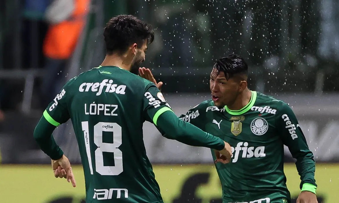 Palmeiras arranca vitória para assumir vice-liderança do Brasileirão