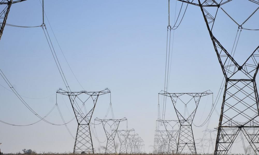 Ministério diz que sistema nacional de energia foi restabelecido: 'Ajustes pontuais'