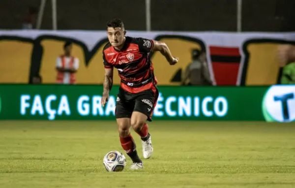 Sem disputar a Série B, Pedro Bicalho deixa o Vitória para jogar na Europa