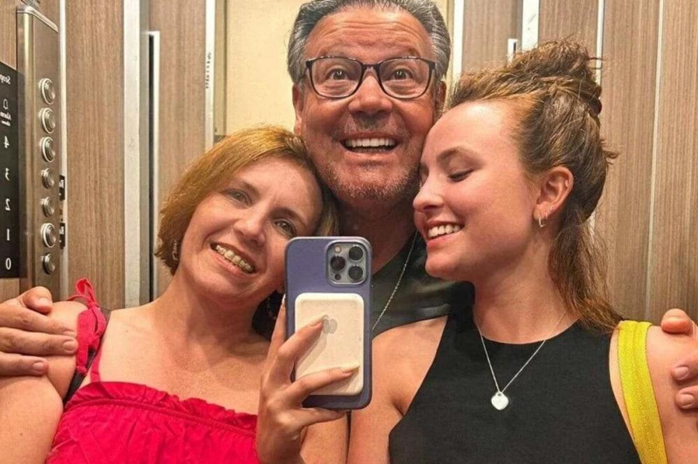 Pais de Larissa Manoela colocam mansão da atriz à venda por R$10 milhões