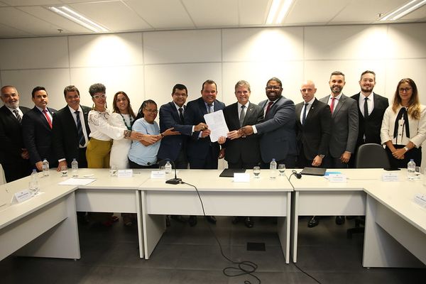 MPT e governo da Bahia assinam acordo de cooperação contra trabalho escravo