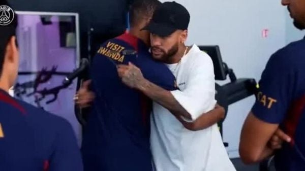 Neymar se despede do PSG e deixa camisa 10 com Dembélé