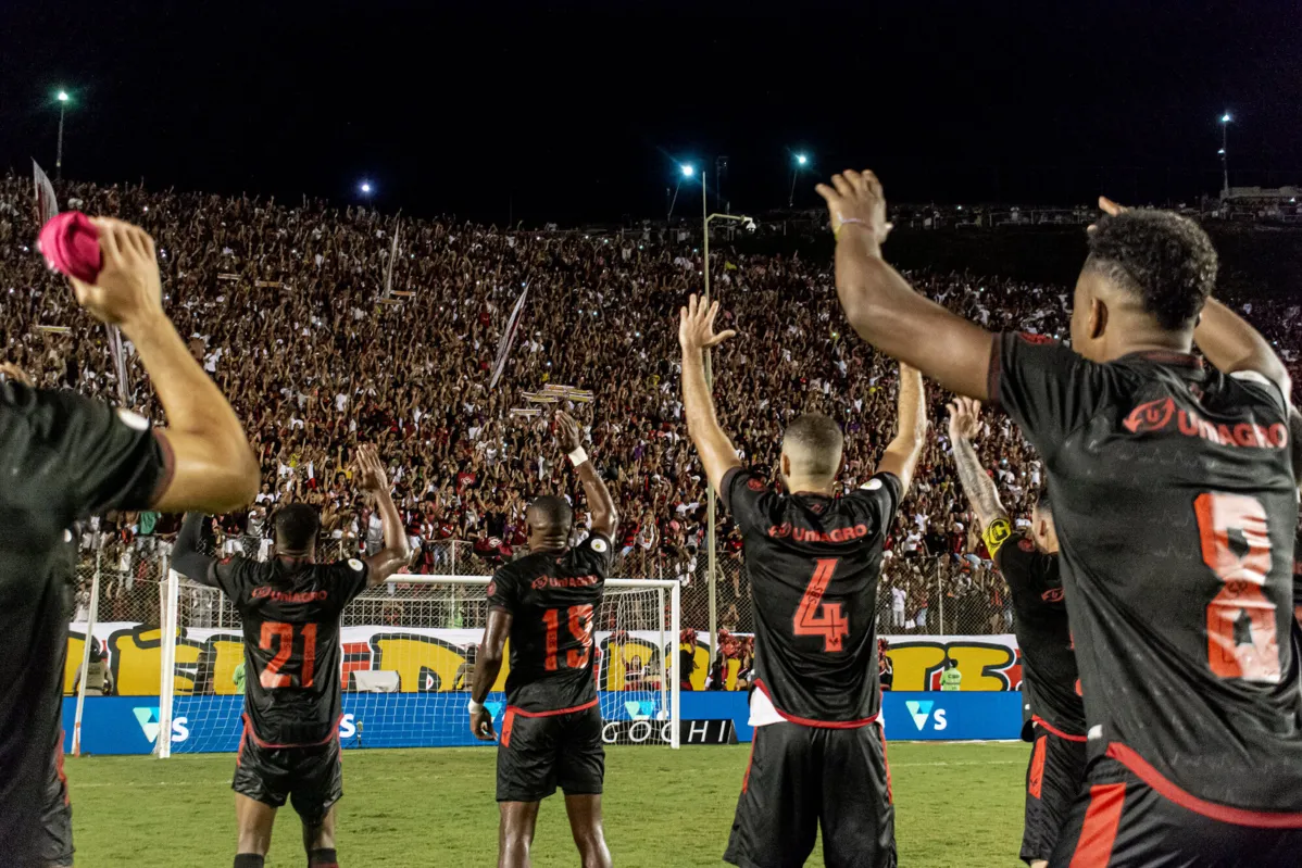 No Barradão, Vitória encara o Botafogo-SP mirando a liderança