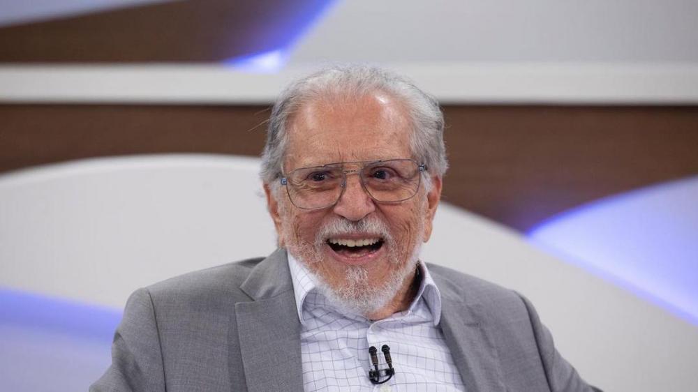 Diagnosticado com covid-19, Carlos Alberto de Nóbrega é internado em São Paulo