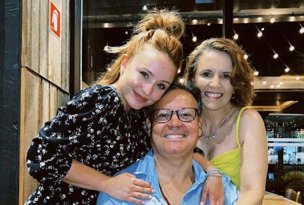 Mãe quebrou dente de Larissa Manoela após tapa, diz colunista