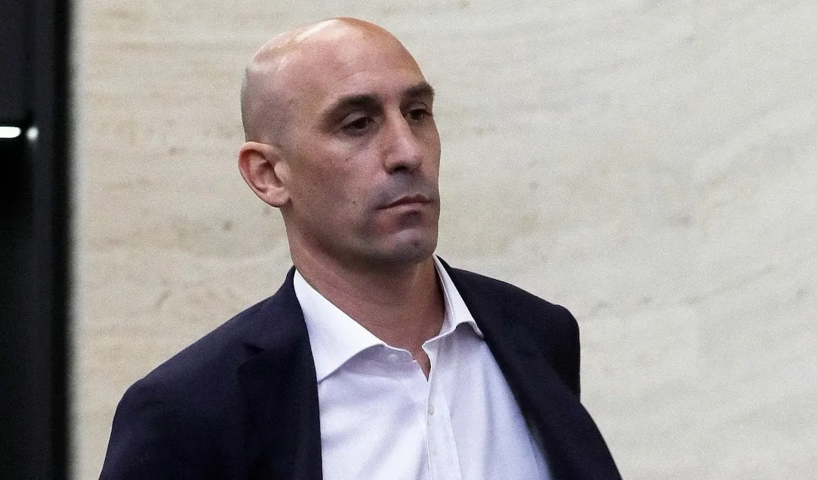 Luís Rubiales presidente da RFEF é denunciado por violação sexual