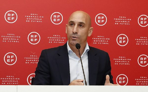 Após beijo forçado, Rubiales é acusado de assédio por ex-funcionária