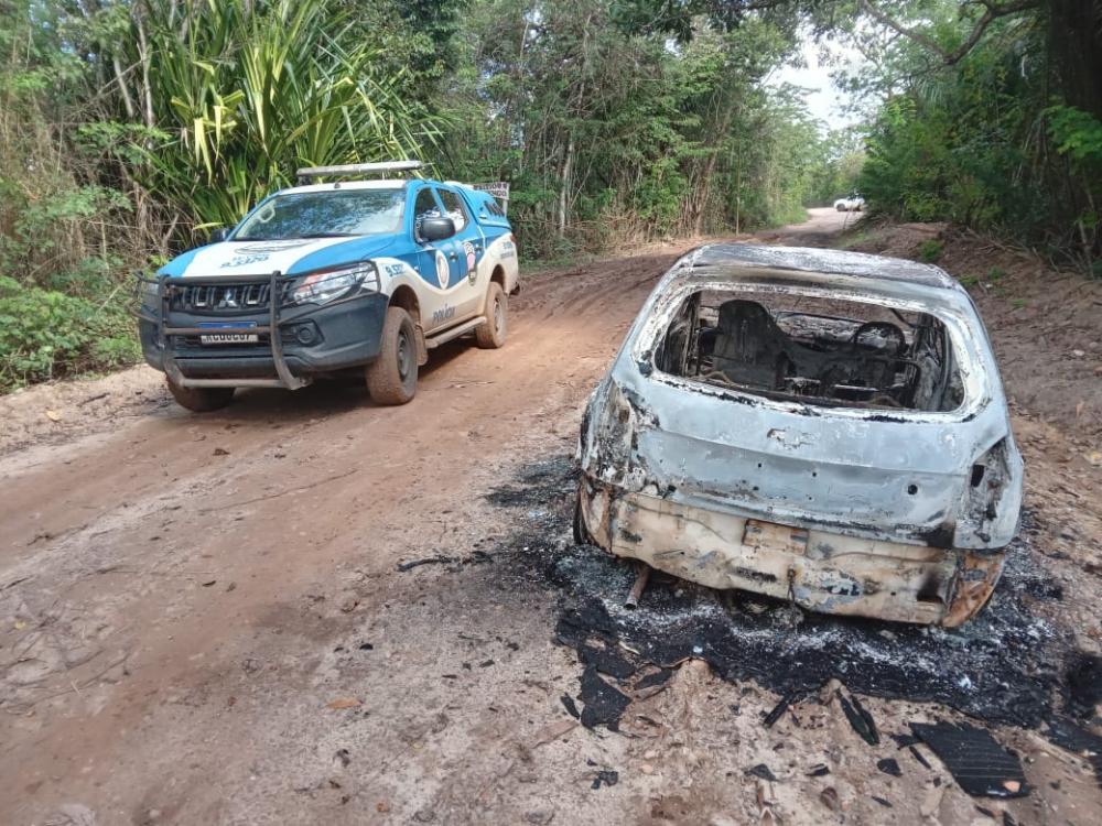 Dois carros são incendiados na Zona Rural de Mata de São João 