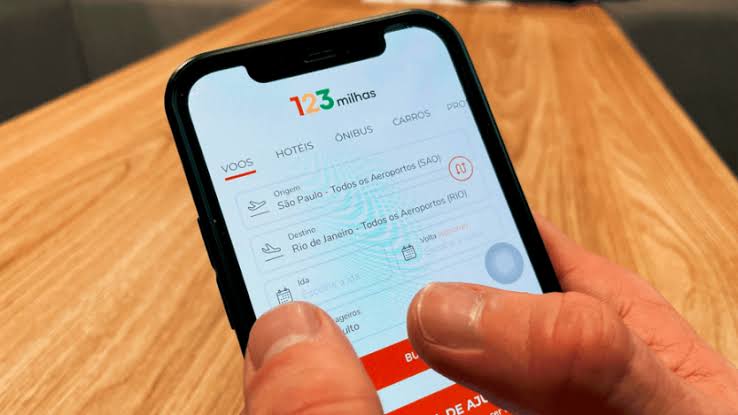 Justiça determina que 123 Milhas deve emitir passagens ou reembolsar clientes prejudicados