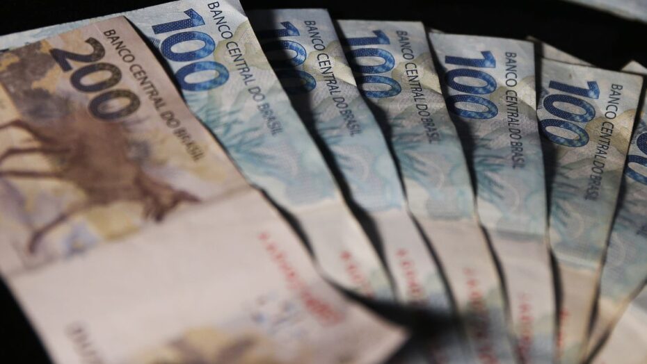 Desenrola inicia cadastro de credor para renegociar dívida de quem ganha até 2 salários mínimos