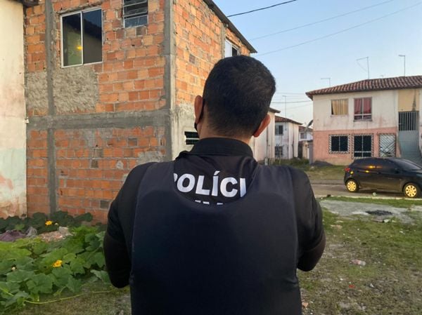 Mulher é sequestrada ao sair de petshop na Paralela e obrigada a transferir dinheiro