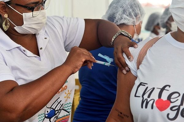 Anvisa autoriza novos testes da 1ª vacina 100% nacional contra a covid