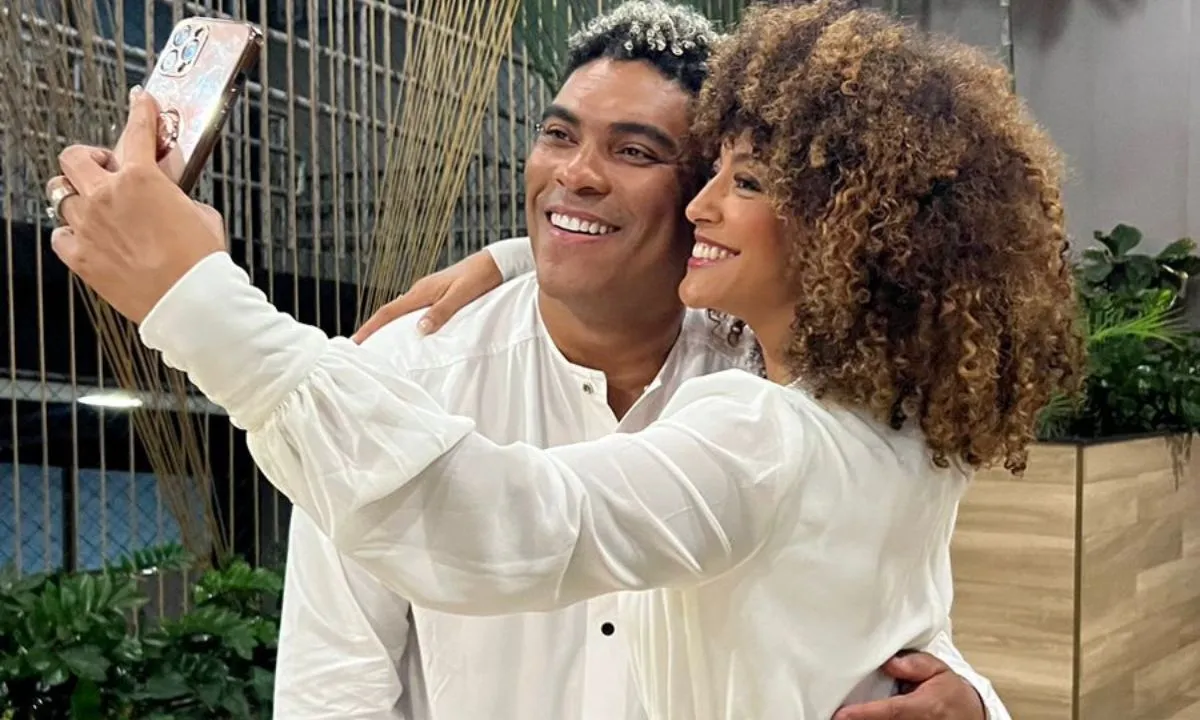 Sheron Menezzes desembarca em salvador para gravar clipe com Timbalada