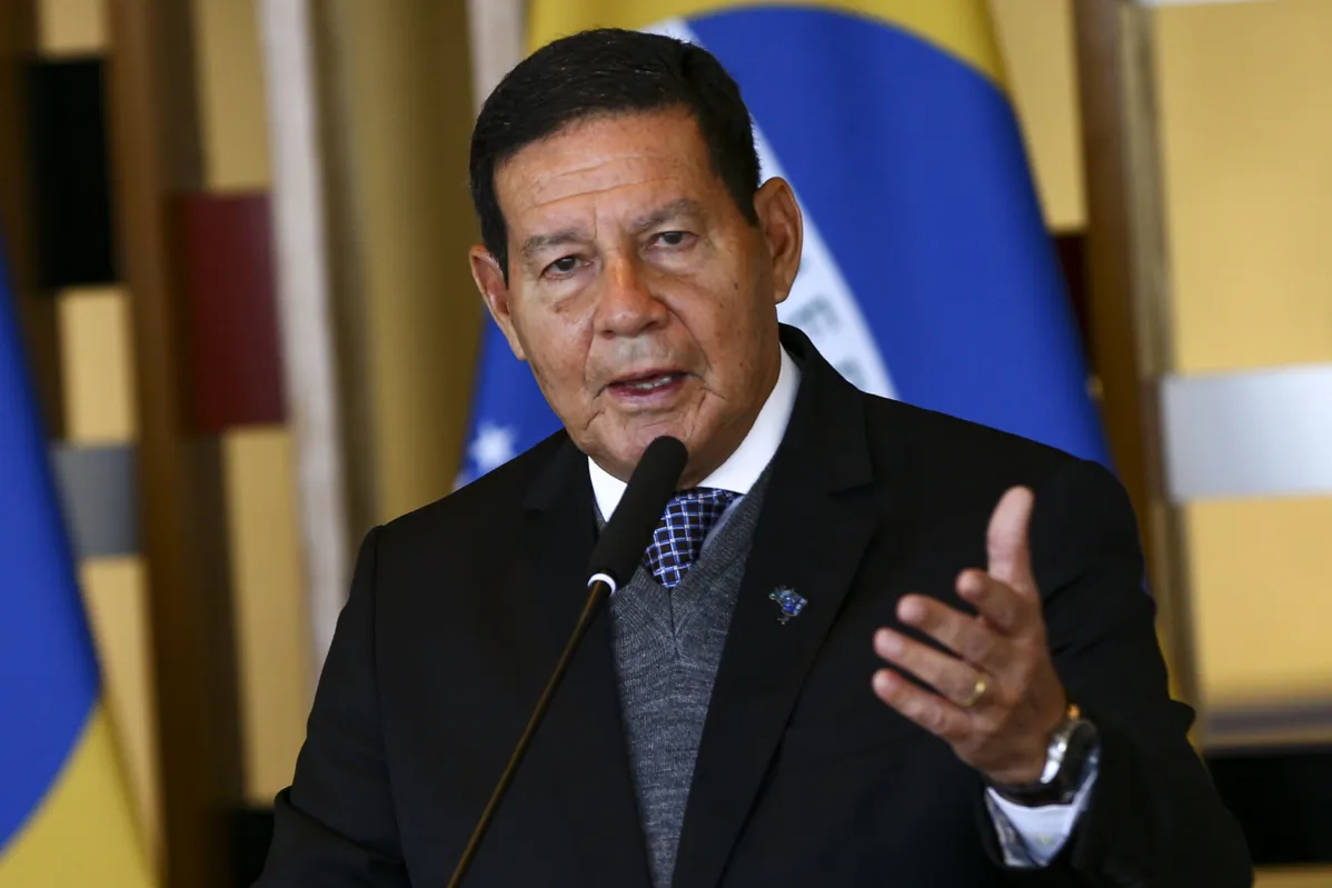 Mourão avalia ida ao Novo após aproximação do Republicanos com Lula