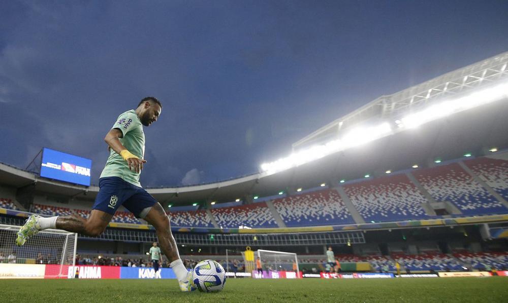 De técnico novo, seleção estreia nas Eliminatórias para a Copa de 2026 