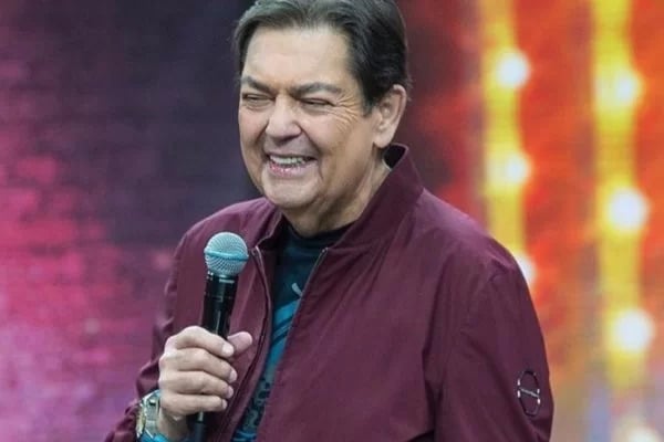 Faustão tem recuperação boa e é transferido para o quarto em SP