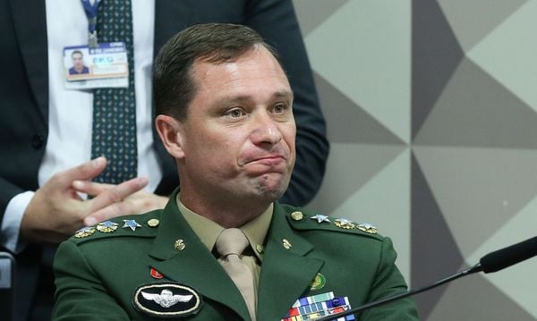 Exército afasta Mauro Cid, que fica sem função, mas com salário de R$ 27 mil