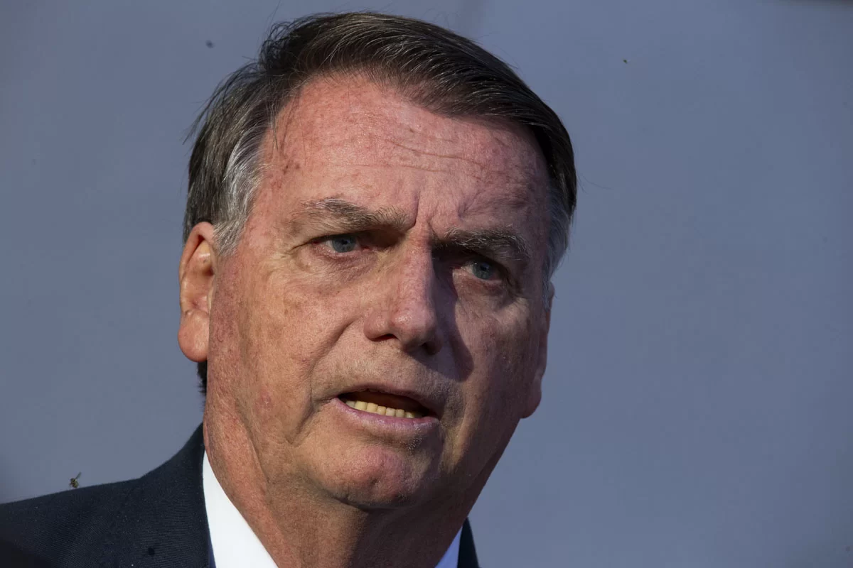 “Mais uma etapa vencida”, posta Bolsonaro após 2 cirurgias; veja foto