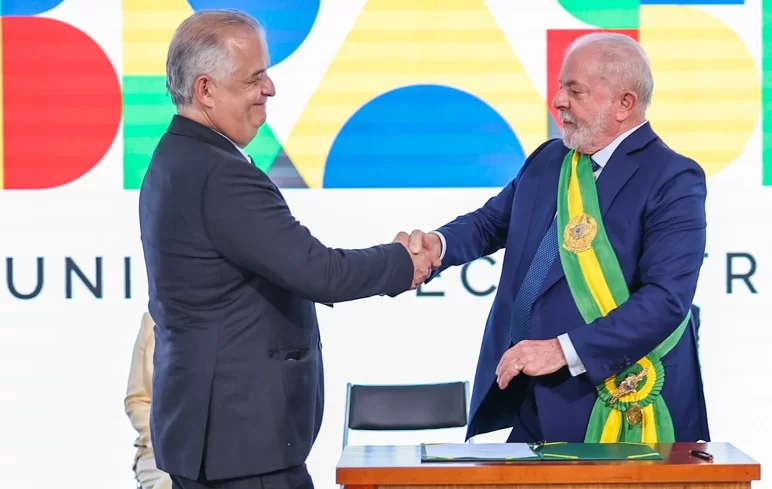 Lula cria 38º ministério para manter Márcio França, do PSB, no governo