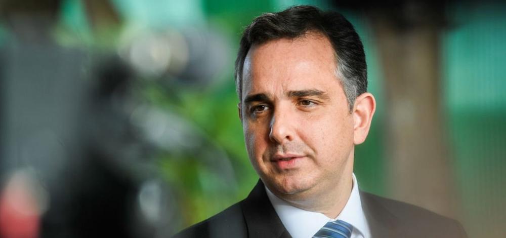 Presidente do Senado apresenta PEC para criminalizar porte de drogas em qualquer quantidade