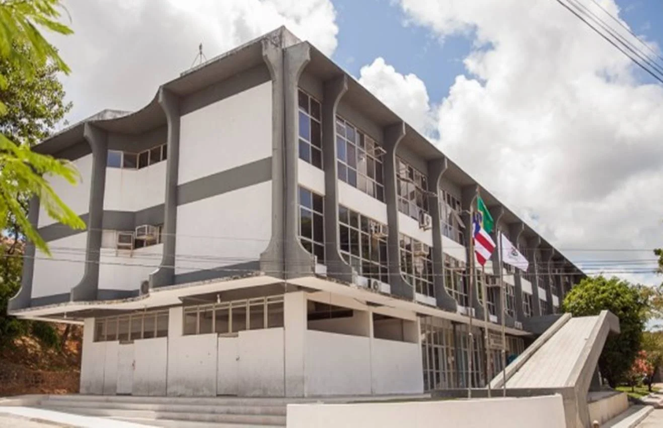  Desembargador suspende empréstimo de R$85 milhões aprovado para prefeitura de Simões Filho 
