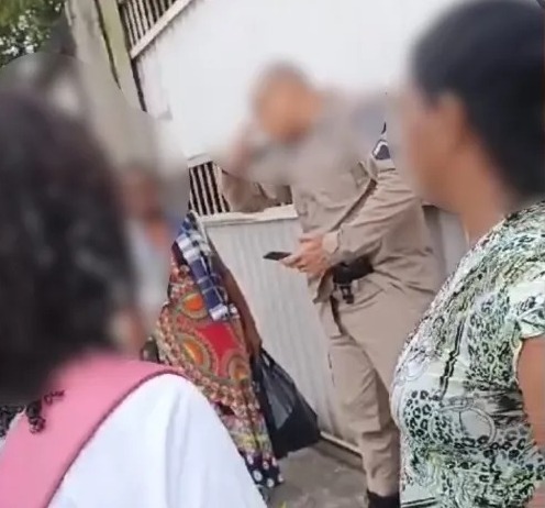 Mãe de adolescente acusa policial militar de abordagem truculenta e agressões verbais em Camaçari