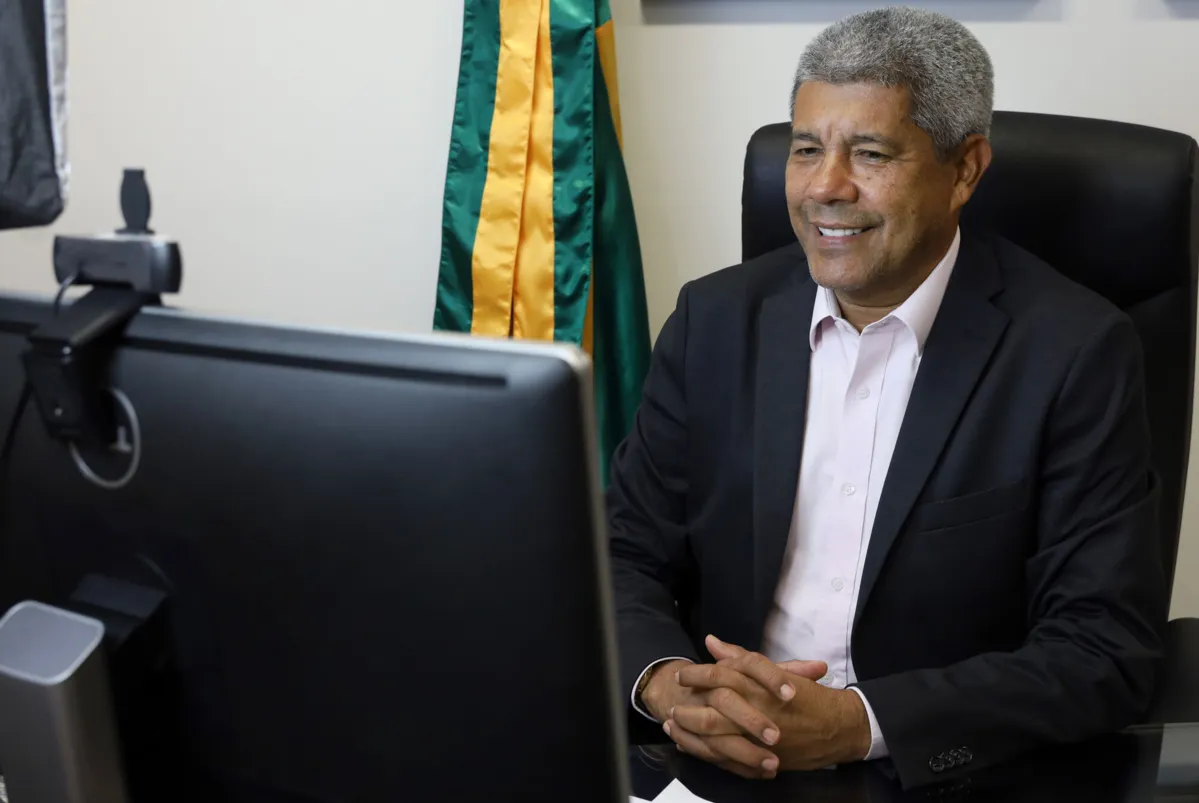 Jerônimo sanciona lei que autoriza empréstimo de R$ 729 milhões