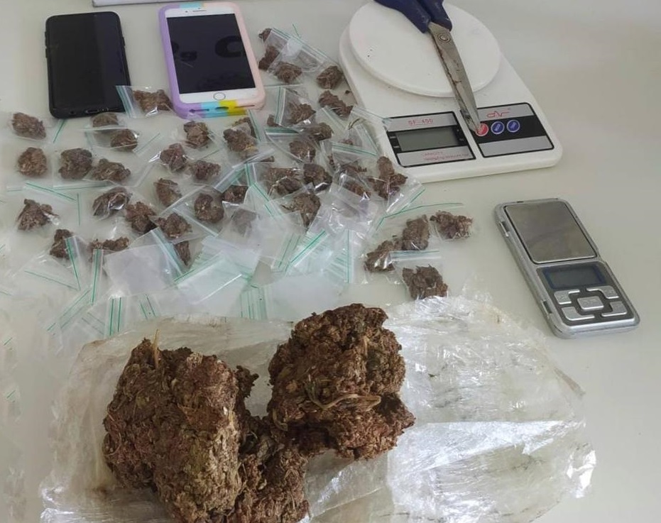 Drogas são apreendidas durante operação da PM em Dias d’Ávila