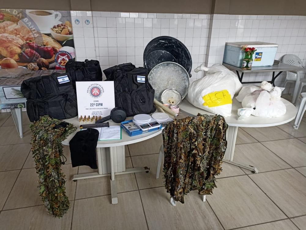 Polícia apreende 70 quilos de cocaína em laboratório do tráfico