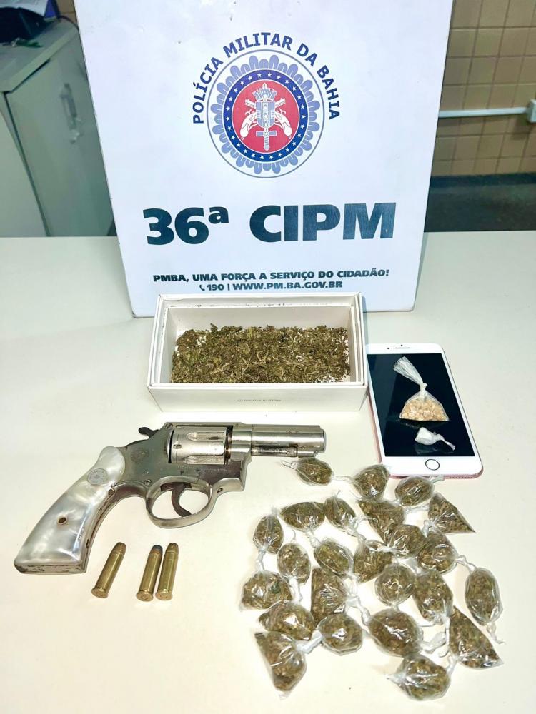 Homem é preso com arma e drogas em Dias d’Ávila 