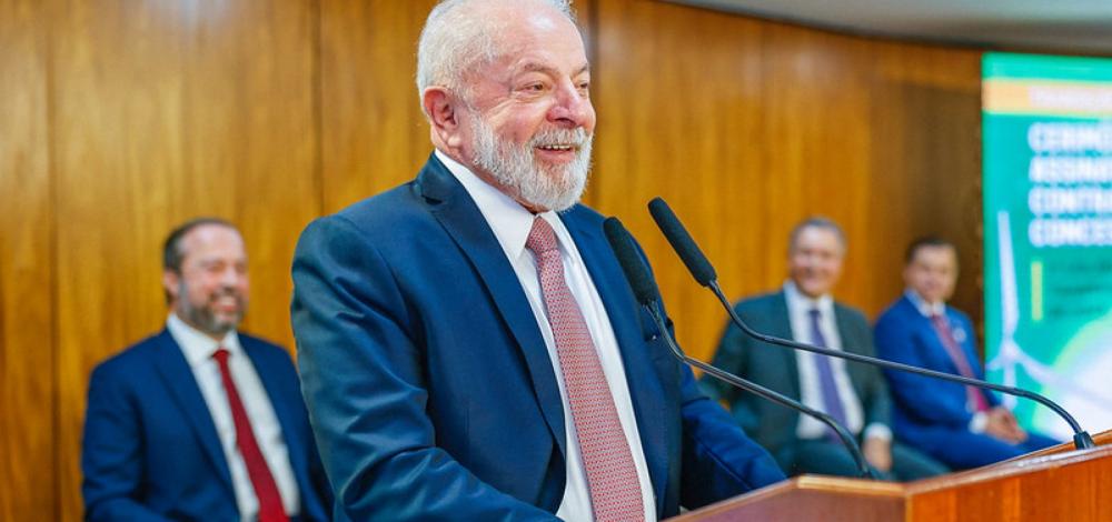 Lula dá entrada no Sírio Libanês para realizar cirurgia no quadril