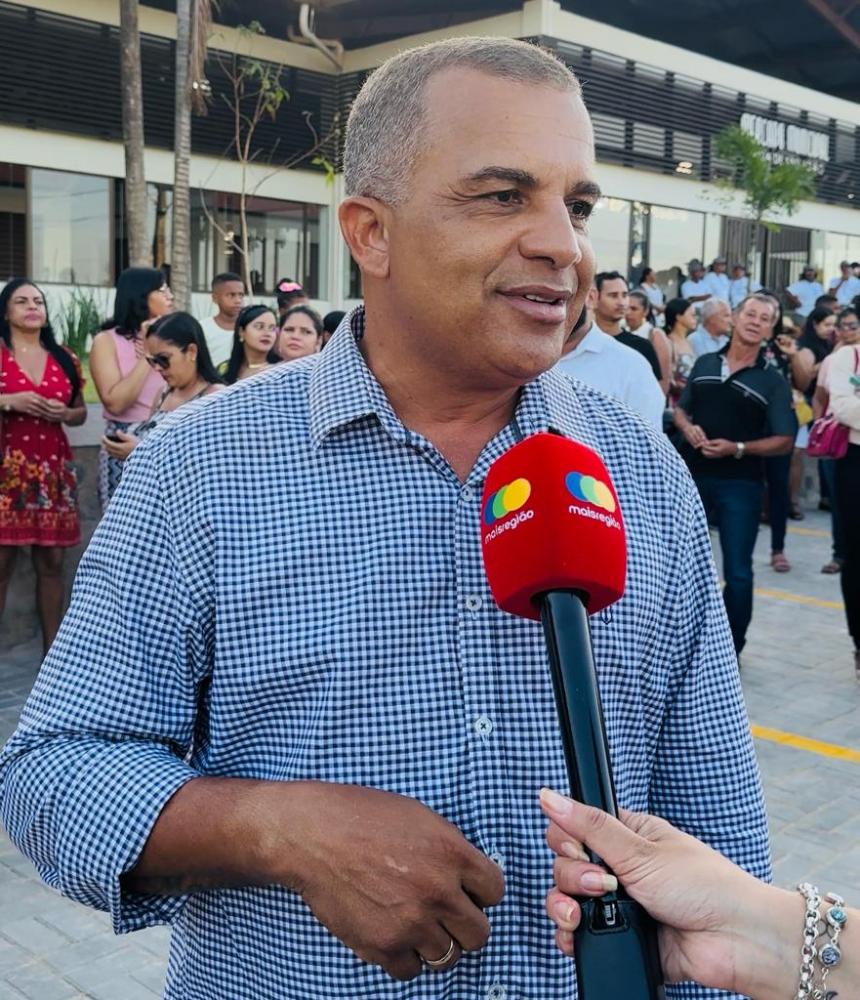 Bira comemora início das atividades do novo Mercado Municipal de Mata