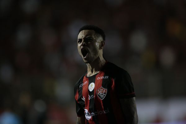 Matheusinho comemora primeiro gol pelo Vitória: ‘Foi muito importante pra gente sair vitorioso hoje’