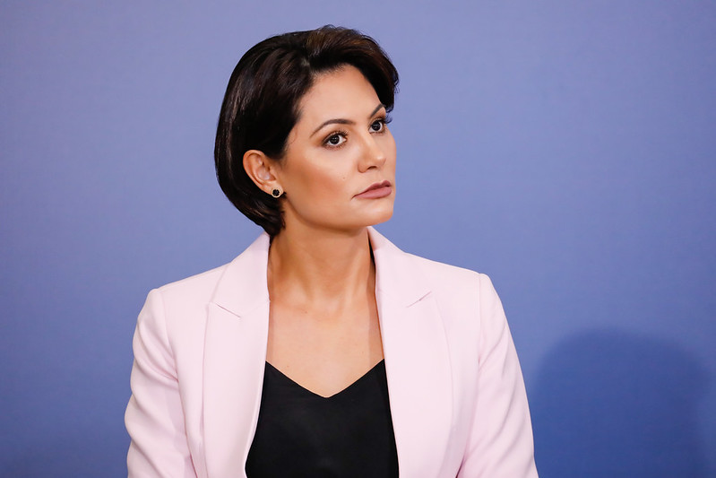 Michelle Bolsonaro ironiza Janja e diz que não quis ser primeira-dama turista