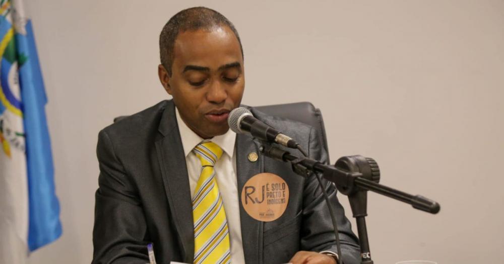 Deputado do PSOL denuncia racismo no Aeroporto de Brasília: 