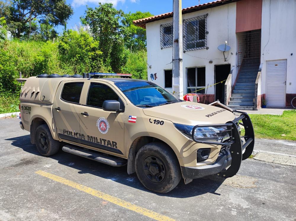 Mulher morre carbonizada após casa pegar fogo em Dias d’Ávila