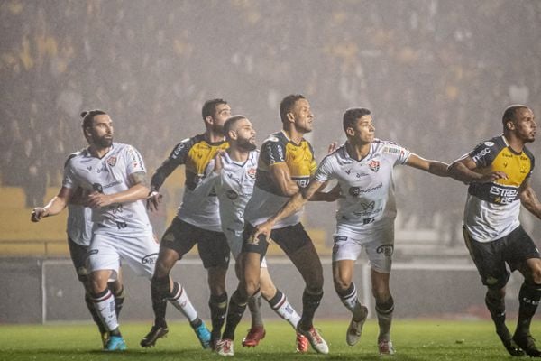 Fora de casa, Vitória vacila e é derrotado pelo Criciúma