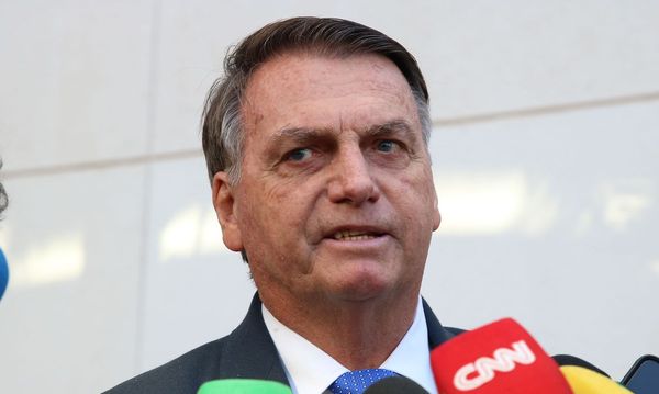 TSE inicia julgamento de três ações contra Bolsonaro