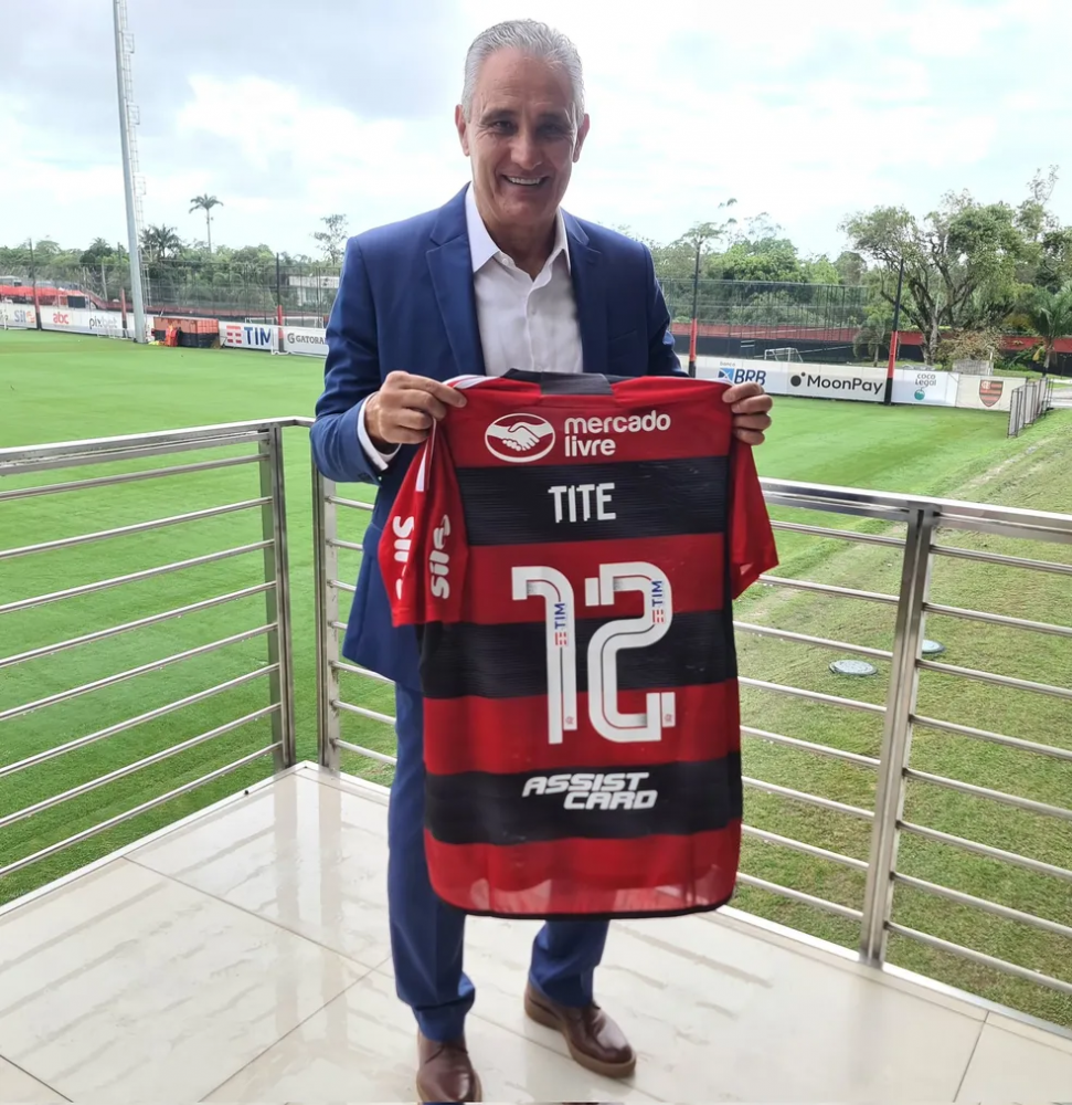 Flamengo anuncia oficialmente a contratação de Tite
