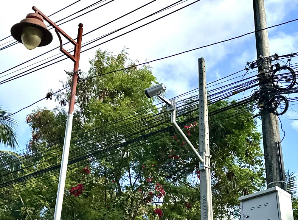 Câmera da SSP localiza carro com restrição de roubo na Praia do Forte 