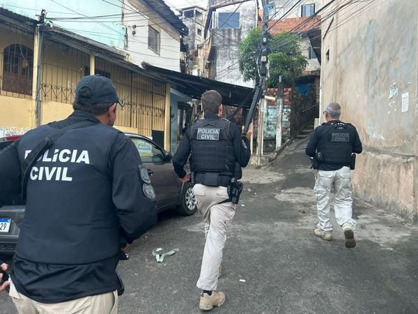 Sete líderes de grupo criminoso são presos em Salvador