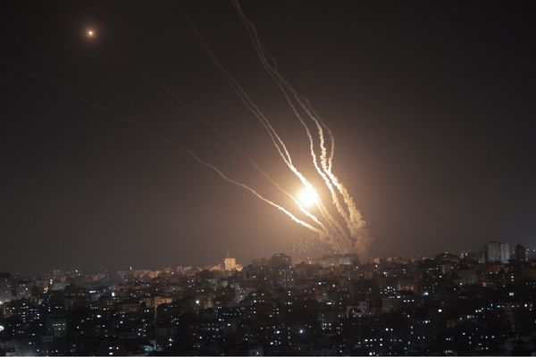 Hamas liberta primeiros reféns de Gaza após mediação de EUA e Catar