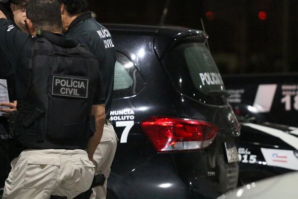 Dupla reincidente no roubo de carros é presa pela polícia na BR-324