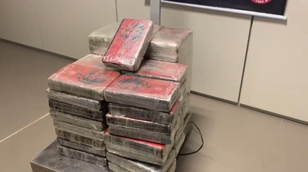 Polícia prende acusado de tráfico e apreende 70 kg de cocaína em Camaçari 