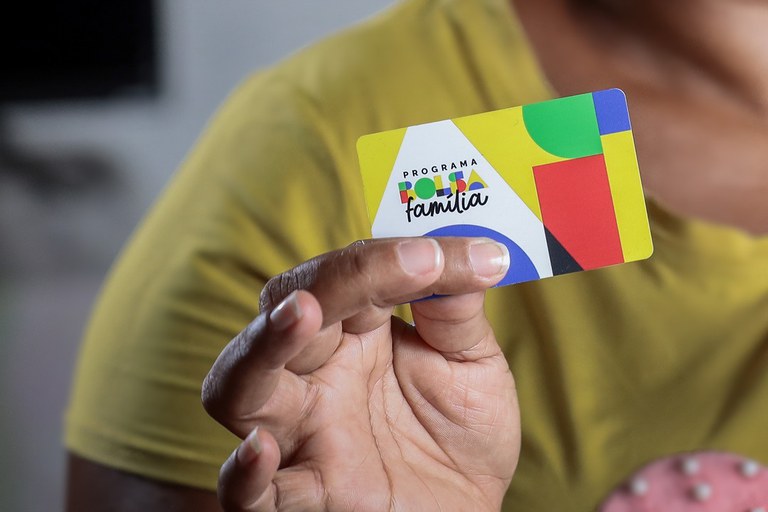 Caixa paga novo Bolsa Família a beneficiários com NIS de final 5