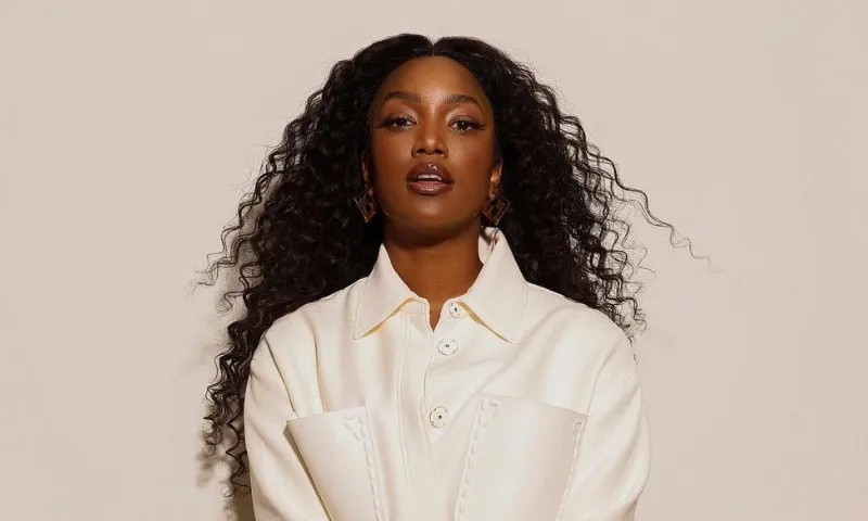 IZA cancela agenda de shows para tratar pneumonia